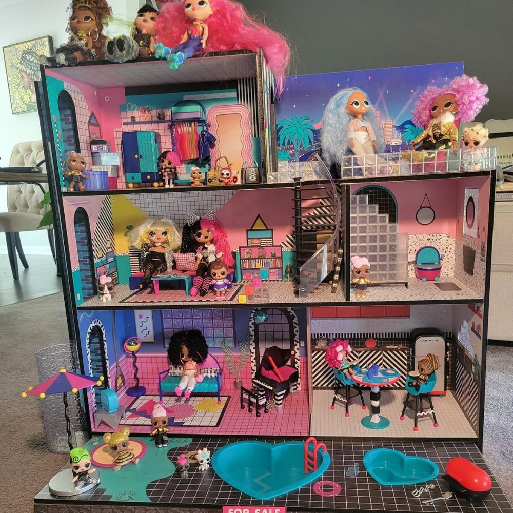 L.O.L Dollhouse(Solid wood) Brand New All original accessories
